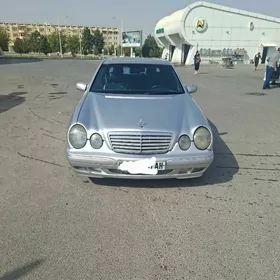 Mercedes-Benz E320 2000