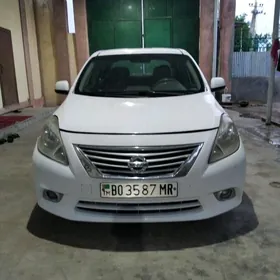 Nissan Versa 2012