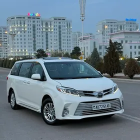 Toyota Sienna 2018