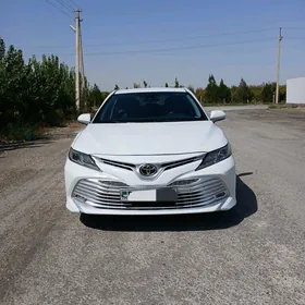 Toyota Camry 2018