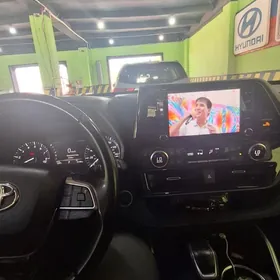 Toyota Highlander 2021