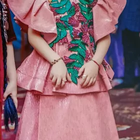 Нарядное платье для девочки