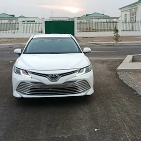 Toyota Camry 2018