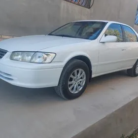 Toyota Camry 2000