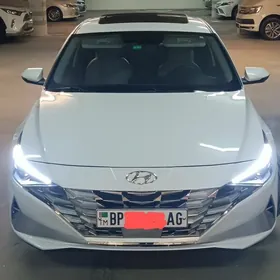 Hyundai Elantra 2022
