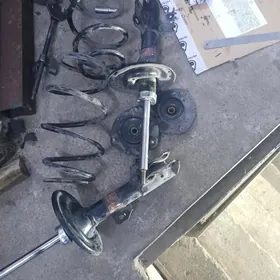 amotizator  toyota  2012  le