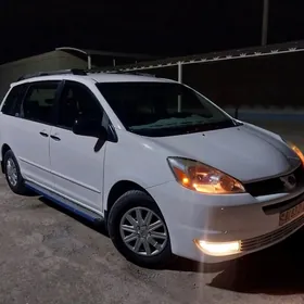 Toyota Sienna 2004