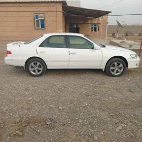 Toyota Camry 2001