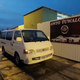 Toyota Hiace 2004
