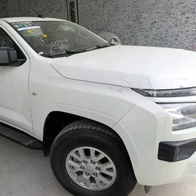 Mitsubishi L200 2025
