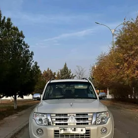 Mitsubishi Pajero 2013