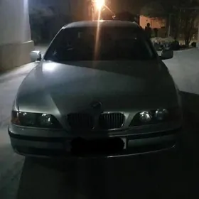 BMW E39 2000