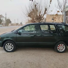 Toyota Sienna 1999