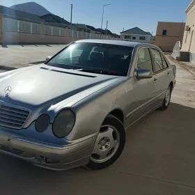 Mercedes-Benz 230E 2001