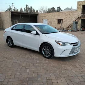 Toyota Camry 2017