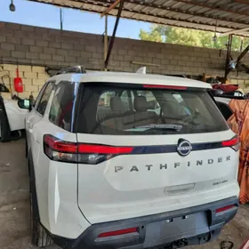 Nissan Pathfinder 2022