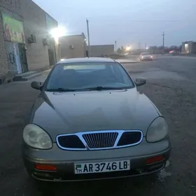 Daewoo Leganza 1998