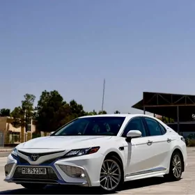 Toyota Camry 2021