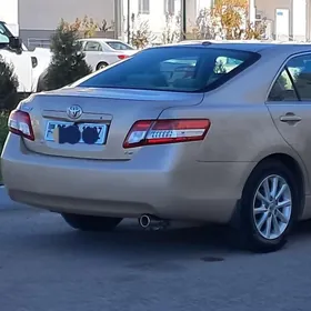 Toyota Camry 2011