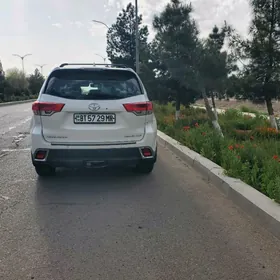 Toyota Highlander 2017