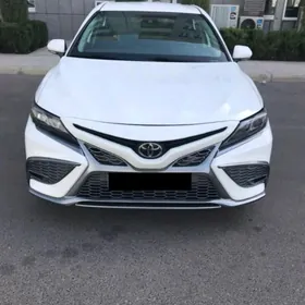 Toyota Camry 2022
