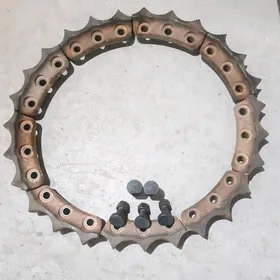 Komatsu D85 zwozdicka we bolt