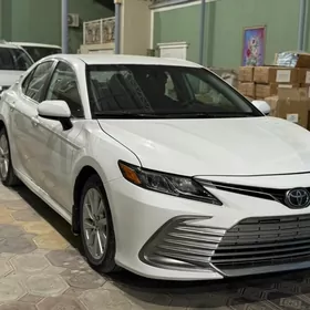 Toyota Camry 2021