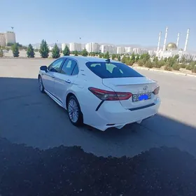 Toyota Camry 2018