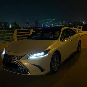 Lexus ES 350 2019