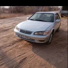Toyota Camry 2001