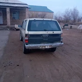 Nissan Pathfinder 1994