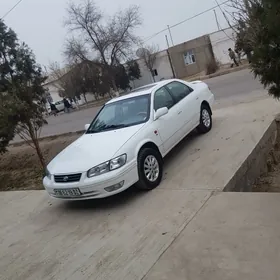 Toyota Camry 2001