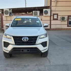 Toyota Fortuner 2021