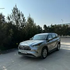 Toyota Highlander 2021