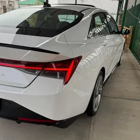 Hyundai Elantra 2023