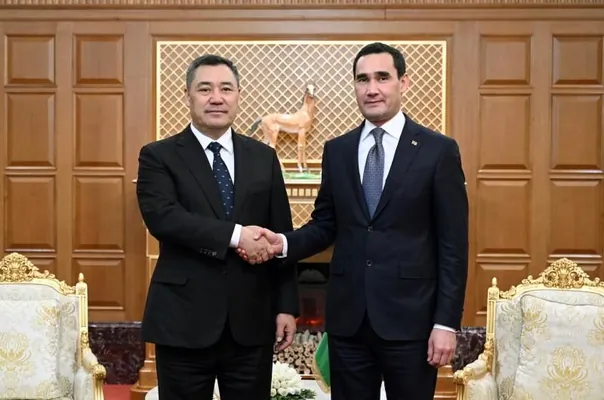 Сердар Бердымухамедов и Садыр Жапаров обсудили торгово-экономическое партнёрство