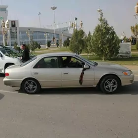 Toyota Camry 2000