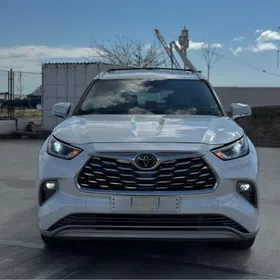 Toyota Highlander 2020