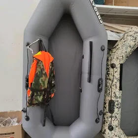 Лодка Фрегат.