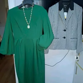 пиджак 48раз,зелёное платье