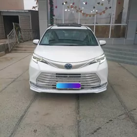 Toyota Sienna 2022