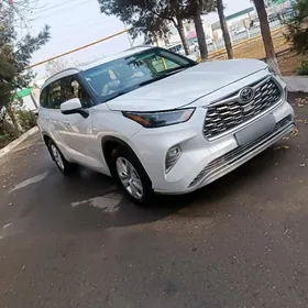 Toyota Highlander 2022