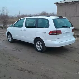 Toyota Sienna 2001