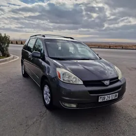 Toyota Sienna 2004