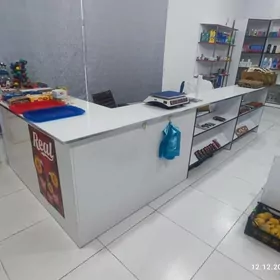 kassa stol we gök-önüm polka