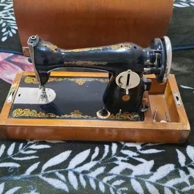 Швейная машинка