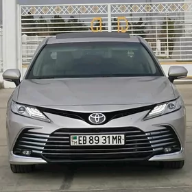 Toyota Camry 2021