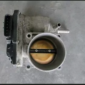 Zaslonka Nissan wersa