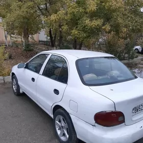 Hyundai Elantra 1995