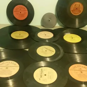 Пластинки и кассеты